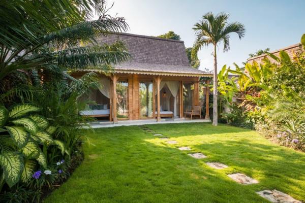 Garden And Footstep To The Room