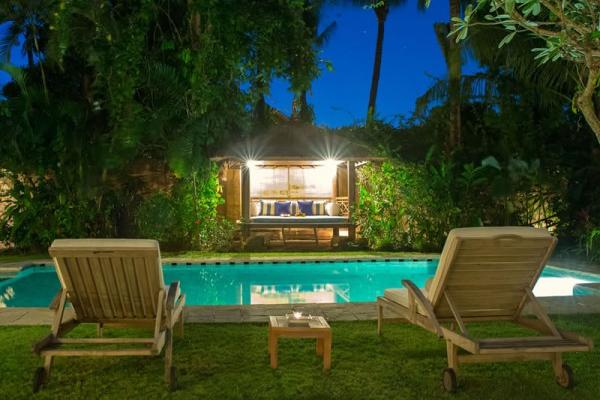 Bale Gazebo at Night