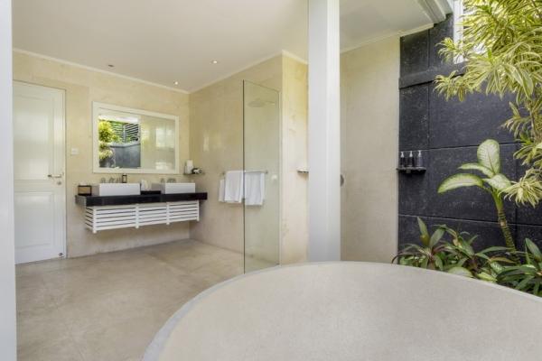 Villa Alun Bathroom (master Bedroom)