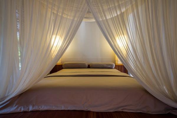 Bed Covering With Mosquito Net