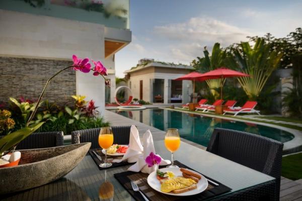 Dining Table Overlooking The Pool Area