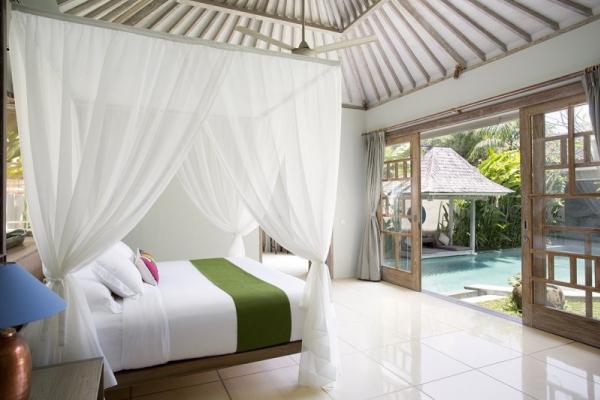 Master Bedroom With Canopied Double Bed