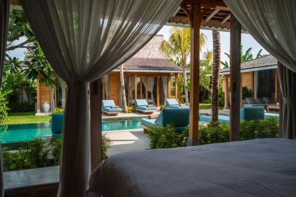 Bedroom Facing To The Pool